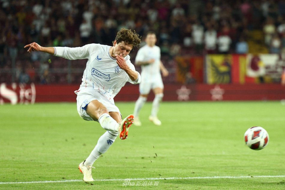 他不仅是对 他不仅是对